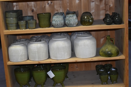 ponudba keramičnih in steklenih dekorativnih izdelkov